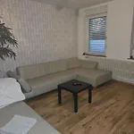 شقة Montage Und Zu Vermieten In أوبيرهاوزين