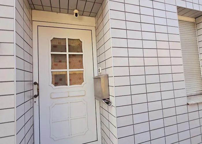 Montage Und Zu Vermieten In *