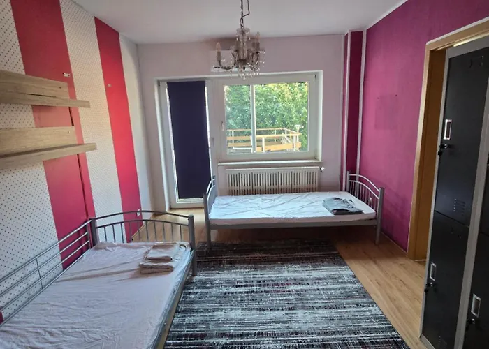 Apartment Montage Und Zu Vermieten In *